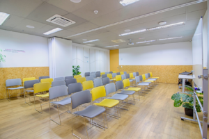 Auditório apenas com cadeiras unidade paraíso