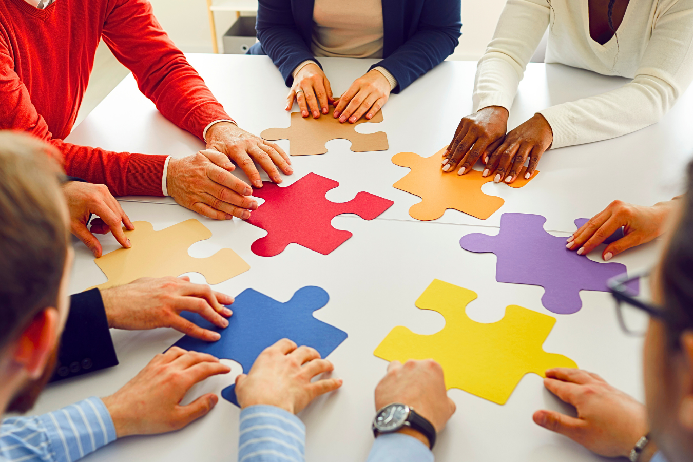 Trabalho Híbrido: Como Criar uma Cultura Forte Mesmo Sem um Escritório Fixo