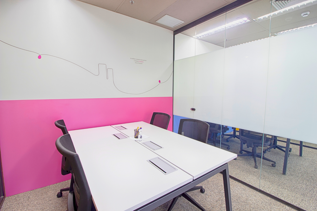 Sala Privativa Rosa Paraíso com 4 lugares