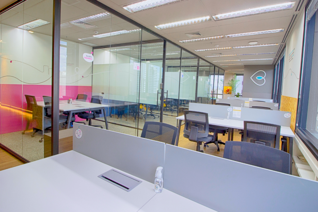Bendito coworking salas privativas e estações de trabalho
