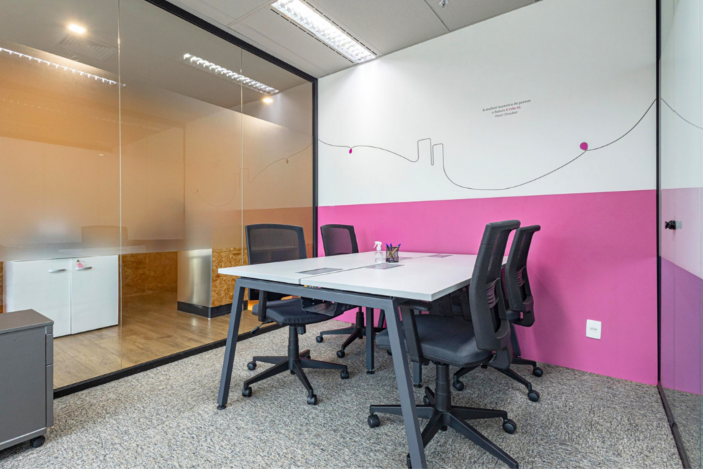 Sala Privativa Rosa Paraíso com 4 lugares